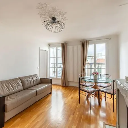 One Bedroom Flat Close To Marais & Bastille * Parigi